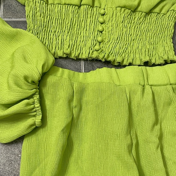 Crop Top Set - Picture 3 of 4